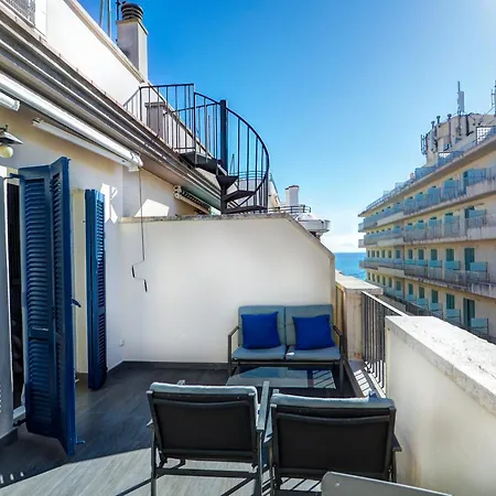 Beachstyle Penthouse By Hello Homes